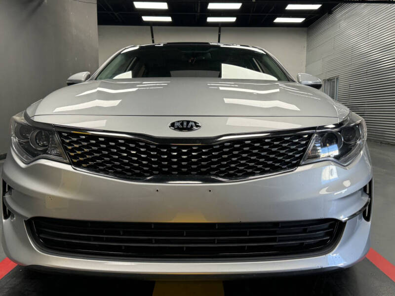 2016 Kia Optima EX photo 8