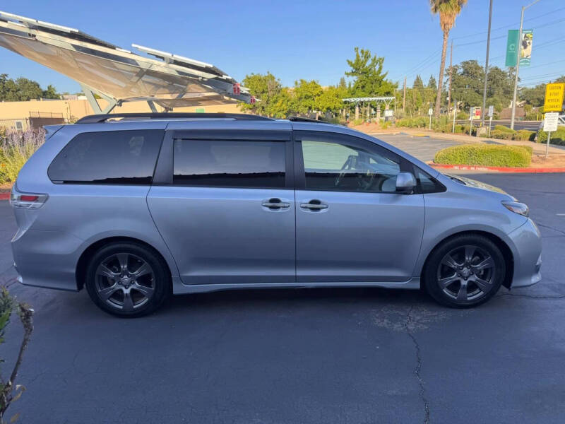2017 Toyota Sienna
