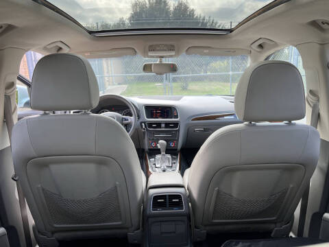 2011 Audi Q5 2.0T quattro Premium Plus