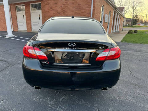 2011 Infiniti M37