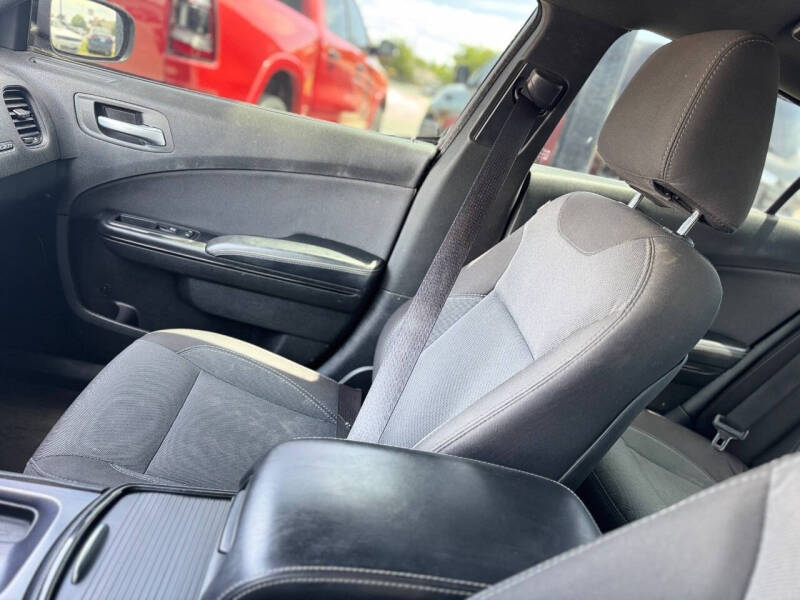 2017 Dodge Charger SE