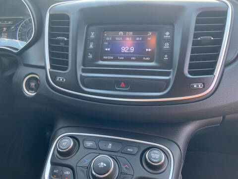 2015 Chrysler 200 Limited