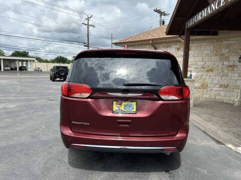 2017 Chrysler Pacifica Touring-L Plus