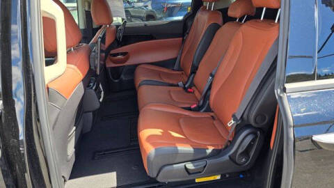 2024 Kia Carnival SX