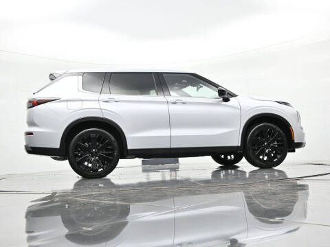 2026 Mitsubishi Outlander LE