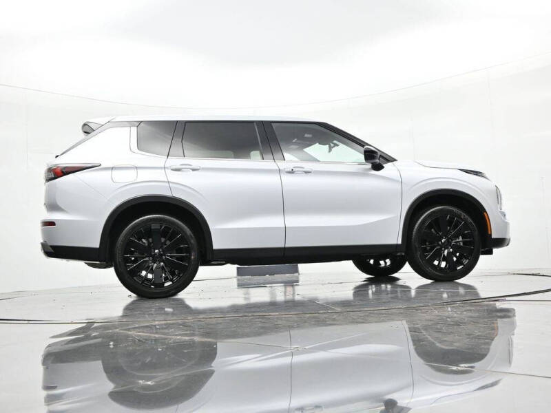 2026 Mitsubishi Outlander LE