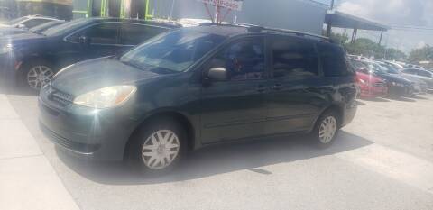 2004 Toyota Sienna for sale at INTERNATIONAL AUTO BROKERS INC in Hollywood FL