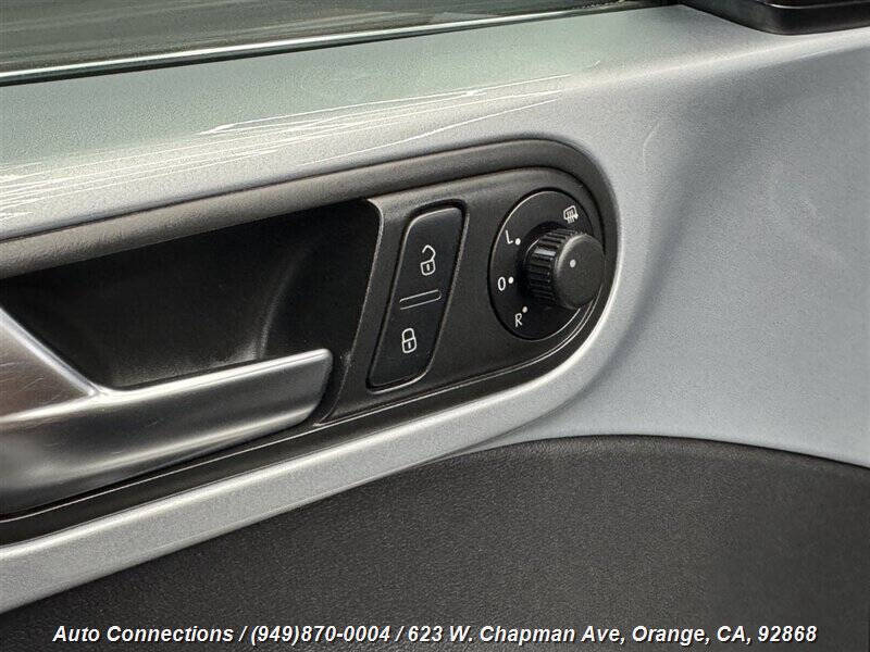 2013 Volkswagen Beetle Convertible