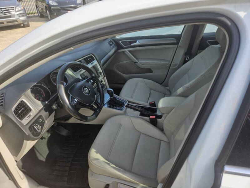 2016 Volkswagen Golf SportWagen