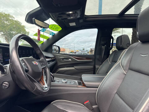 2022 Cadillac Escalade ESV Premium Luxury