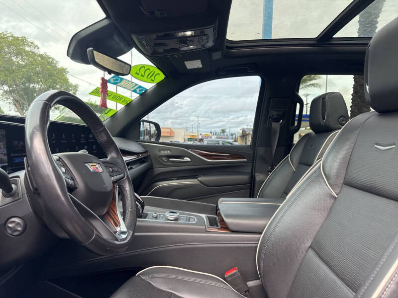 2022 Cadillac Escalade ESV Premium Luxury