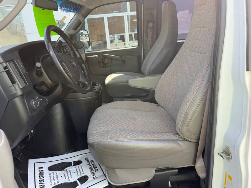 2022 Chevrolet Express 3500