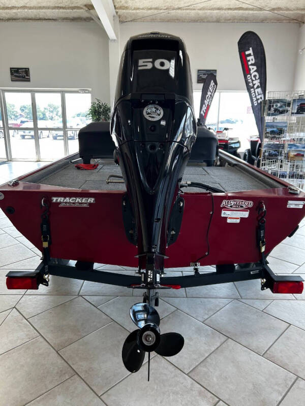 2024 Tracker Bass Tracker Classic XL