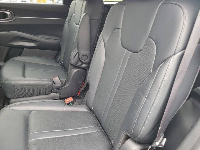 2023 Kia Sorento Hybrid EX