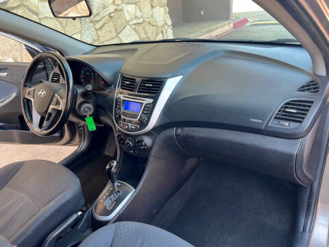 2014 Hyundai Accent SE