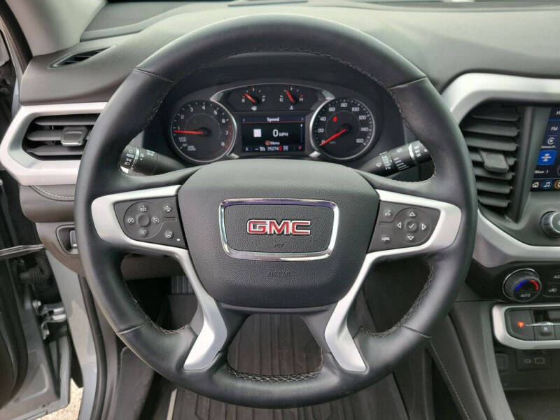 2023 GMC Acadia SLT
