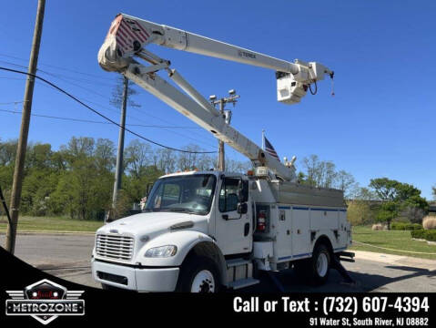 2012 Freightliner M2 106