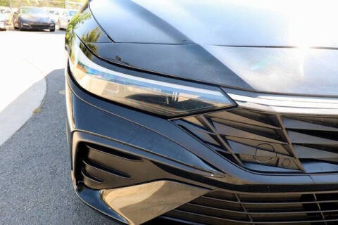 2024 Hyundai Elantra SE