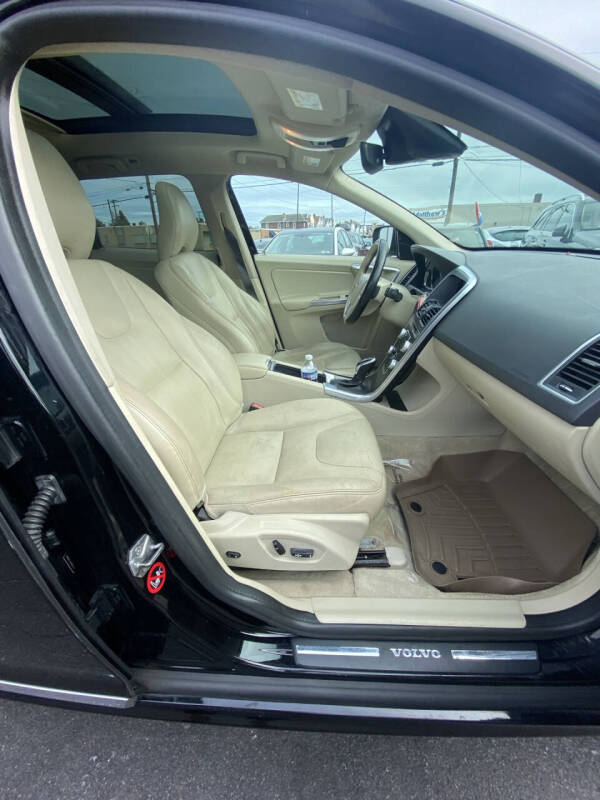 2015 Volvo XC60 T5 Premier