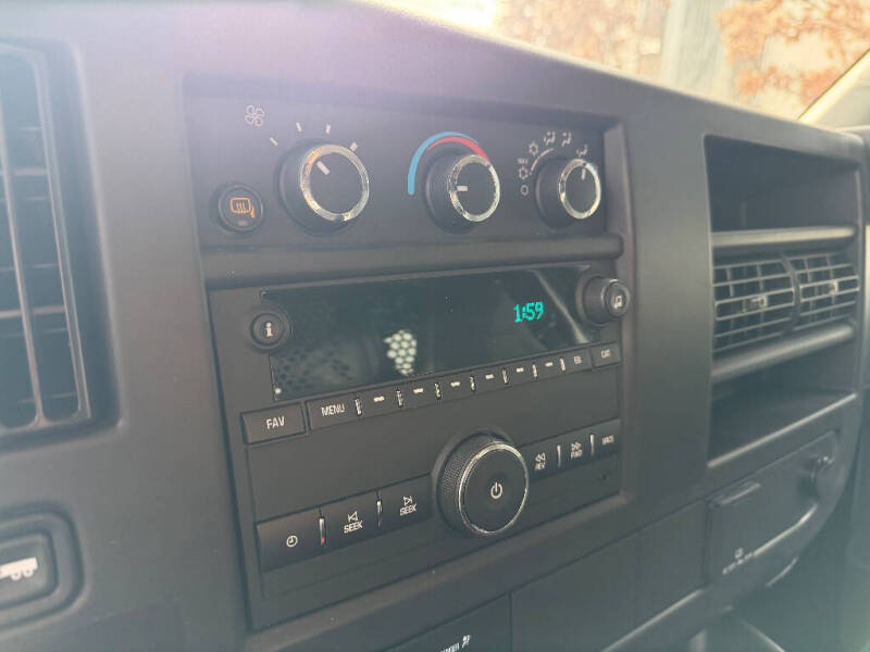 2024 Chevrolet Express 2500