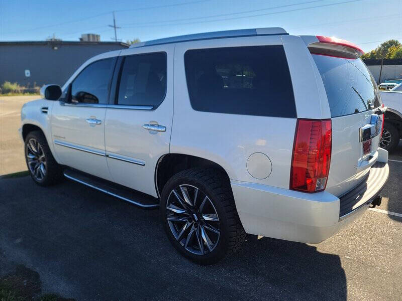 2010 Cadillac Escalade Luxury
