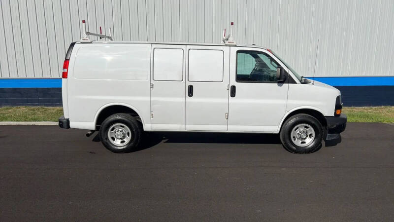 2022 Chevrolet Express 2500