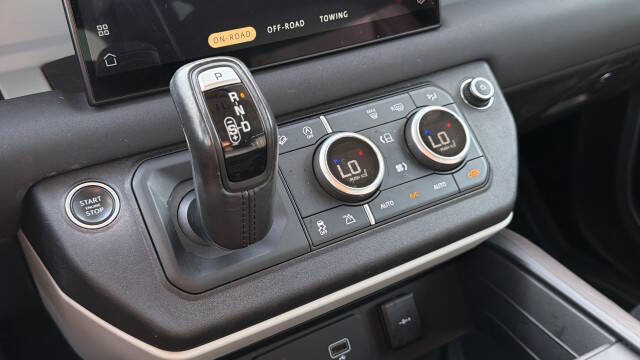 2022 Land Rover Defender 110 X-Dynamic SE