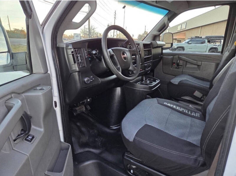 2017 GMC Savana 2500
