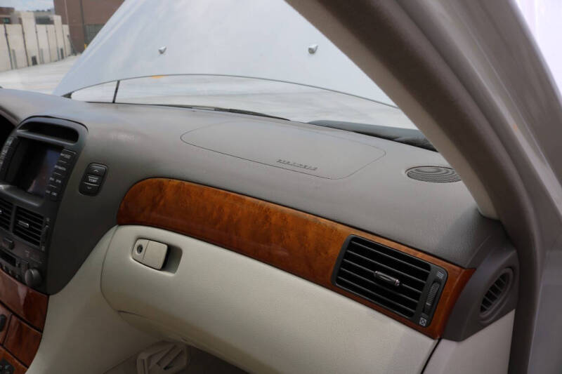 2001 Lexus LS 430