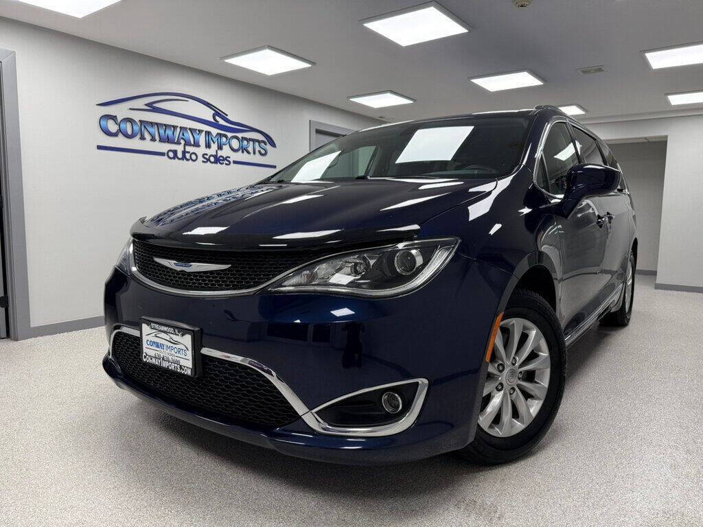 2018 Chrysler Pacifica for sale at Conway Imports in   Streamwood, IL