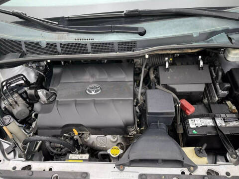 2011 Toyota Sienna XLE 8-Passenger