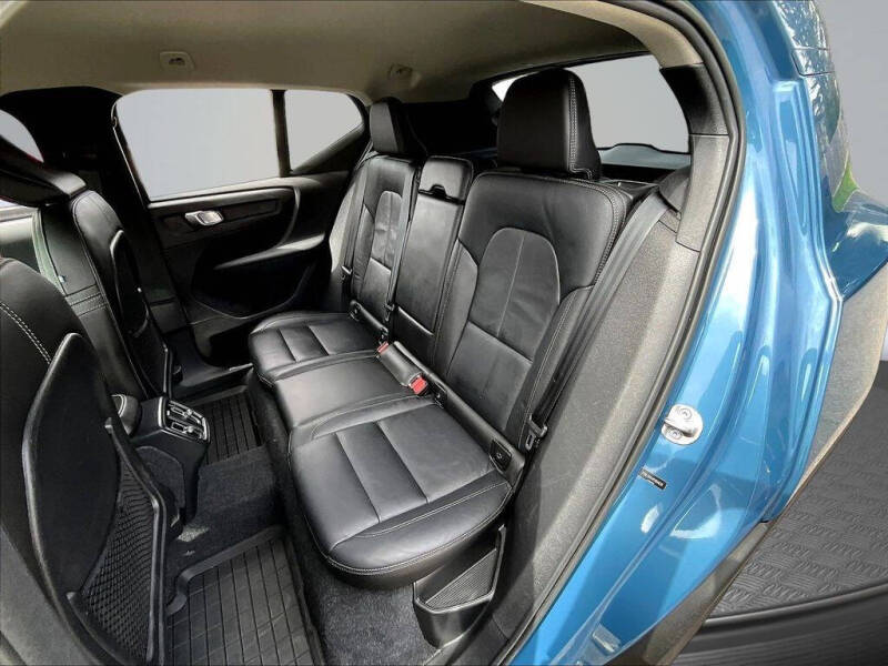 2023 Volvo XC40 B5 Core