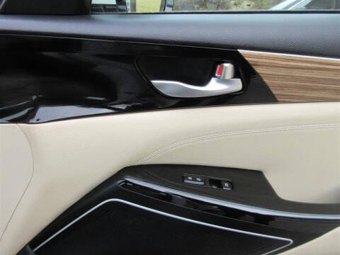 2019 Kia Cadenza Premium