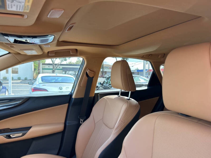 2025 Lexus NX 350h Premium