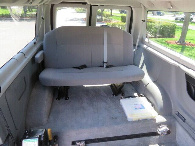 2011 Ford E-Series E-350 SD XLT