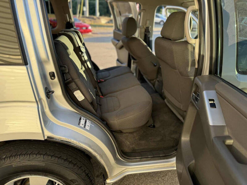 2008 Nissan Pathfinder LE