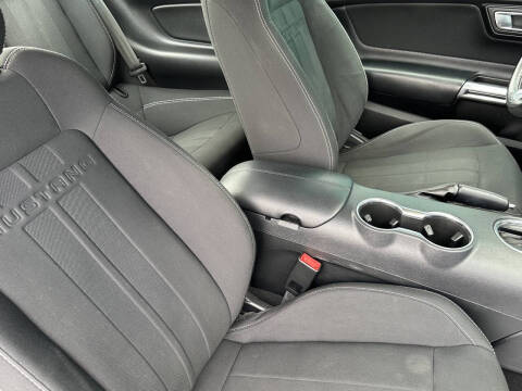 2021 Ford Mustang EcoBoost