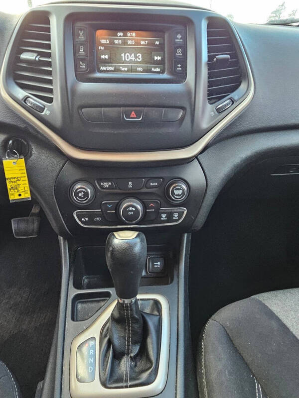 2015 Jeep Cherokee Sport