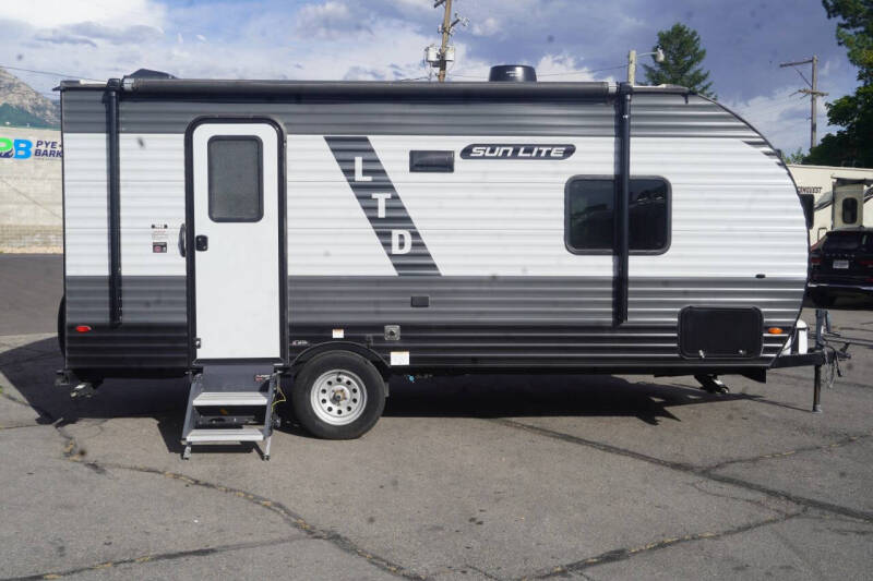 2024 Sunset Park RV Sun-Lite 19 RB