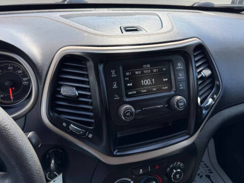 2017 Jeep Cherokee Sport