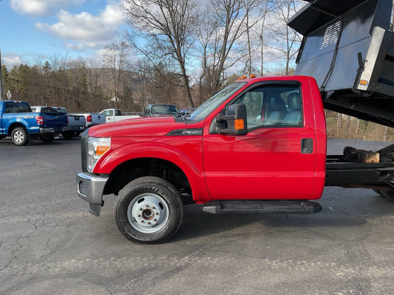 2015 Ford F-350 Super Duty Chassis Cab XLT photo 4