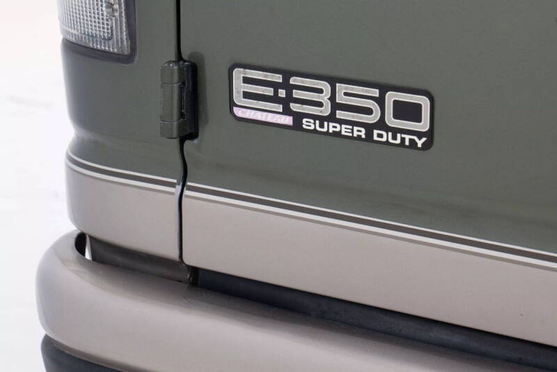 2002 Ford E-Series E-350 SD XLT