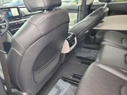 2024 Kia Carnival EX