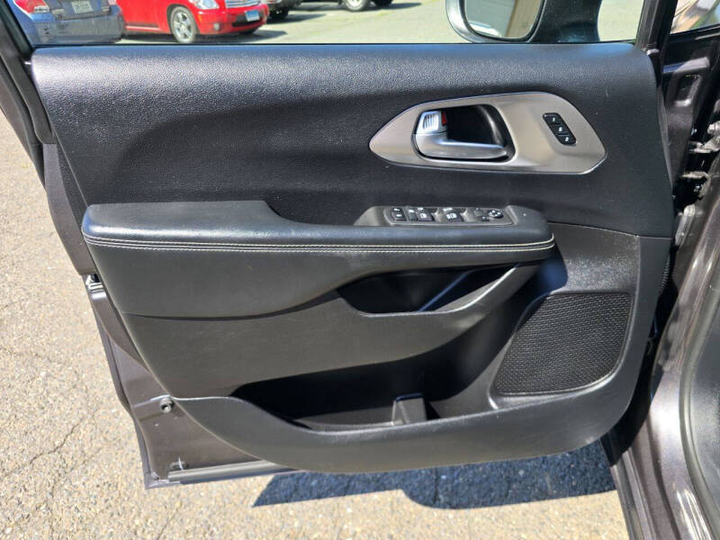 2020 Chrysler Pacifica Launch Edition