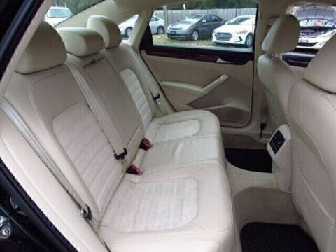 2013 Volkswagen Passat SEL