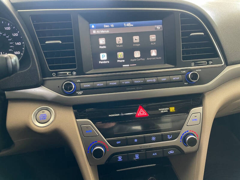 2017 Hyundai Elantra SE