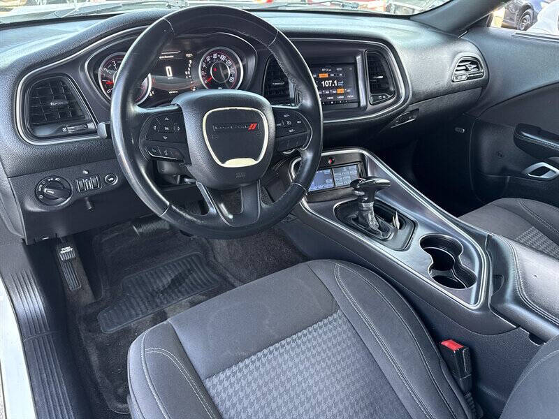 2015 Dodge Challenger SXT