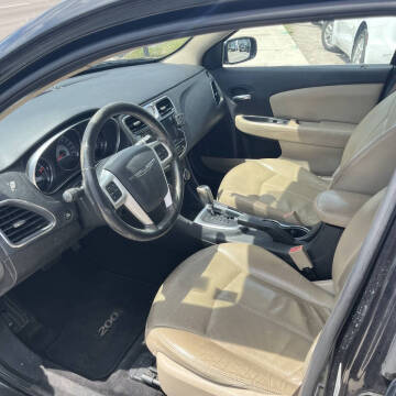 2011 Chrysler 200 Limited