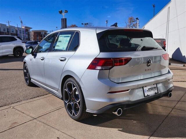 2026 Volkswagen Golf GTI Autobahn