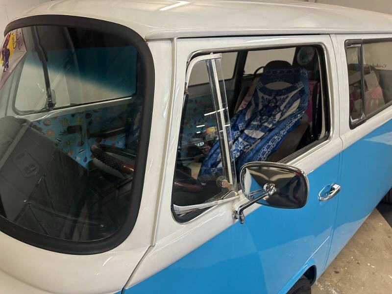 1977 Volkswagen Bus